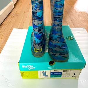 Boys lighted  Rain boots